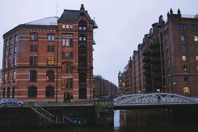 Speicherstadt & HafenCity Erlebnistour - Miniatur Wunderland and the Marco Polo Tower in one trip