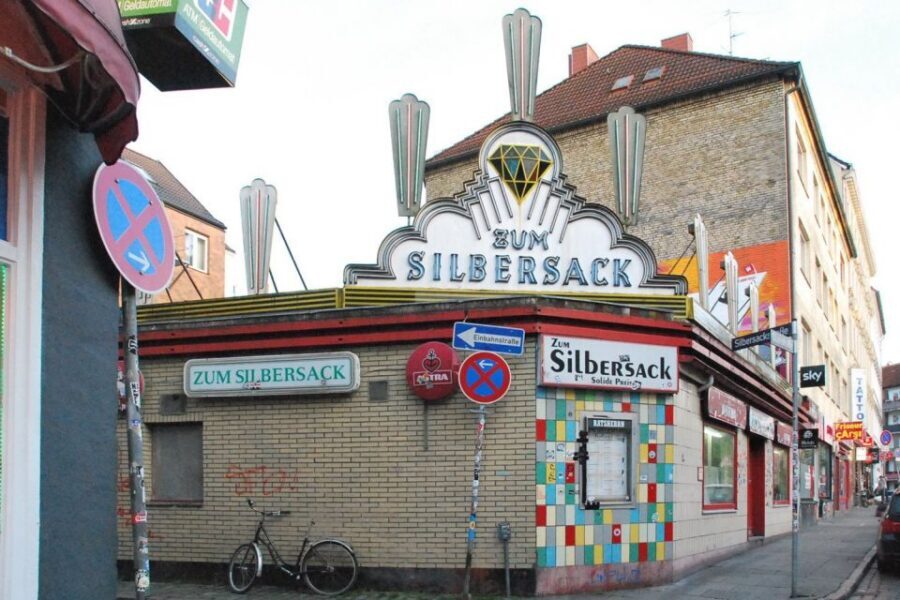 St. Pauli: Daytime Tour - Hans-Albers-Platz: Stars, Stories, and Hamburg Pride