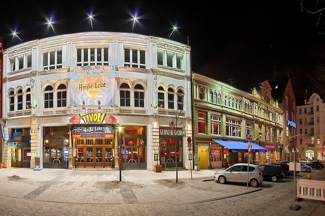 St Pauli Highlights Tour - Timing, meeting point, and staying with your guide