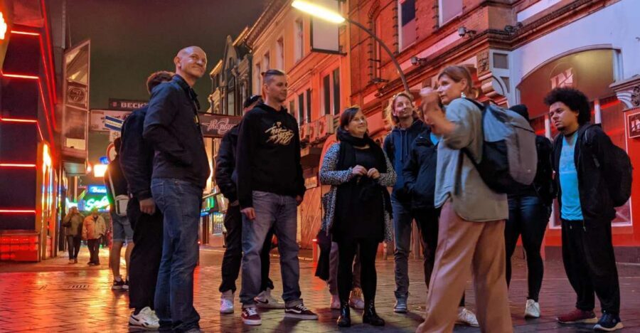 St. Pauli Kieztour - Reeperbahn mittendrin - Why St. Pauli Feels Like Two Cities at Once
