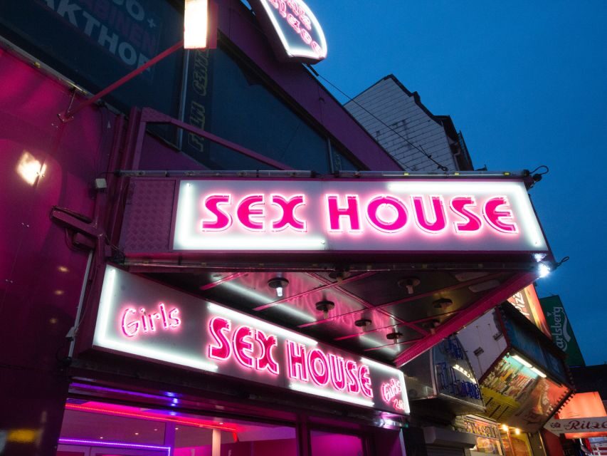 St. Pauli Tour: Drag-Attack with Barbie Stupid & Lee Jackson - Getting the most out of a German-only drag experience